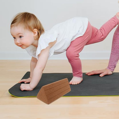 ULTECHNOVO Triangle Cork Yoga Blocks High-density Non-slip Pilates Workout Bricks for Stretching and Balance Training, Lightweight Supportive Yoga Bricks for Home Gym and Dance Fitness